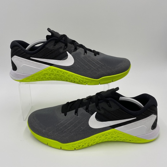 nike metcon volt